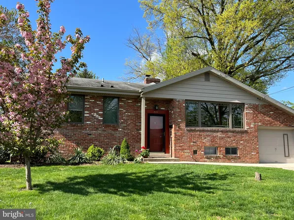 825 Richard Rd, Cherry Hill, NJ 08034