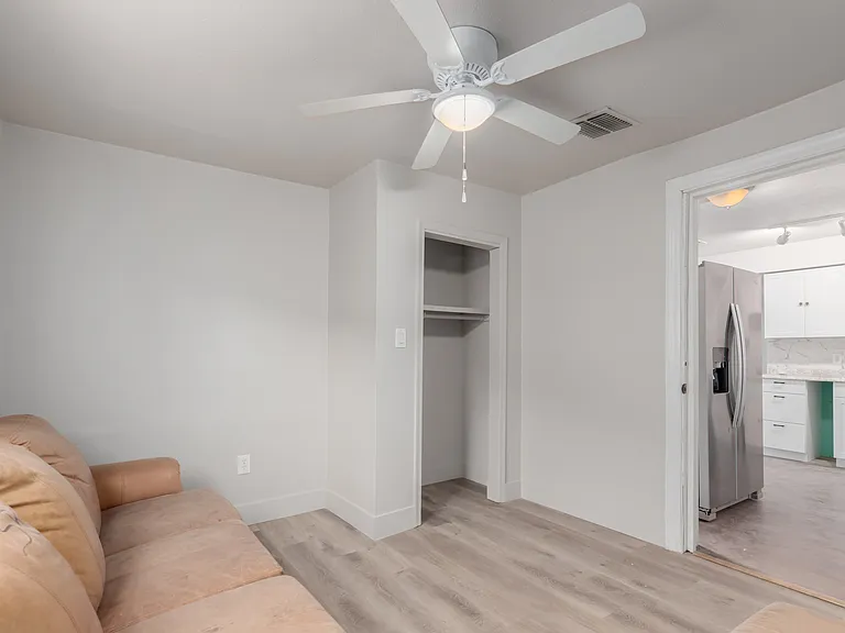 3622 W Sunland Ave — Photo 6