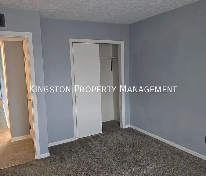 100 Summit Dr #10 — Photo 1