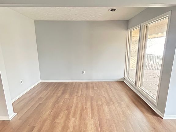 2nd image of 2414 King Ave APT 13
