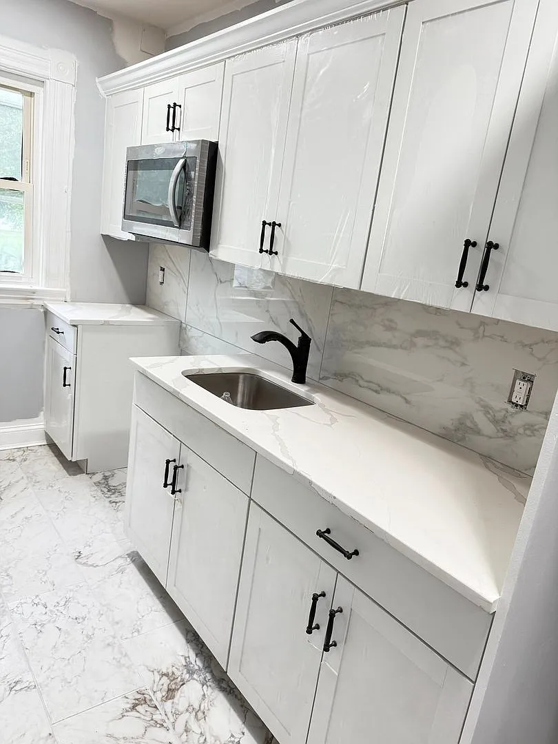 Charming 3BR Duplex in Manchester — Photo 4