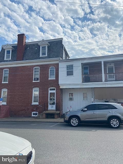 2nd image of 1242 W King St