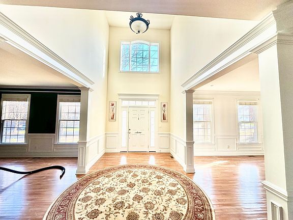5th image of 715 Fairway Point Dr