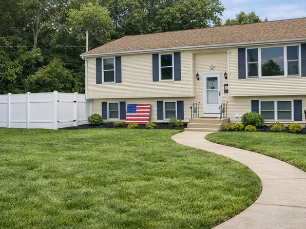 37 Leigh St, Seekonk, MA 02771