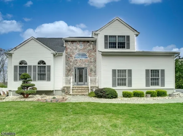 49 Fox Chase Ln, Roxbury Twp., NJ 07852