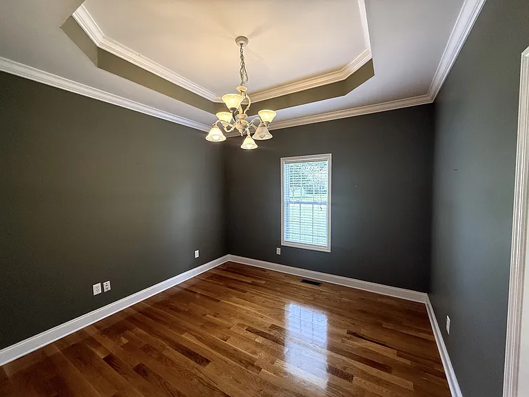 215 Woodson Dr — Photo 9