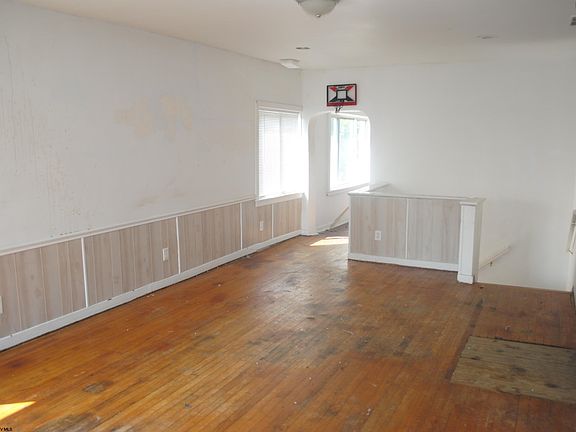 3rd image of 202 Heavner Ave