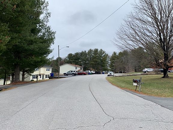 4th image of 475 Cherokee Dr