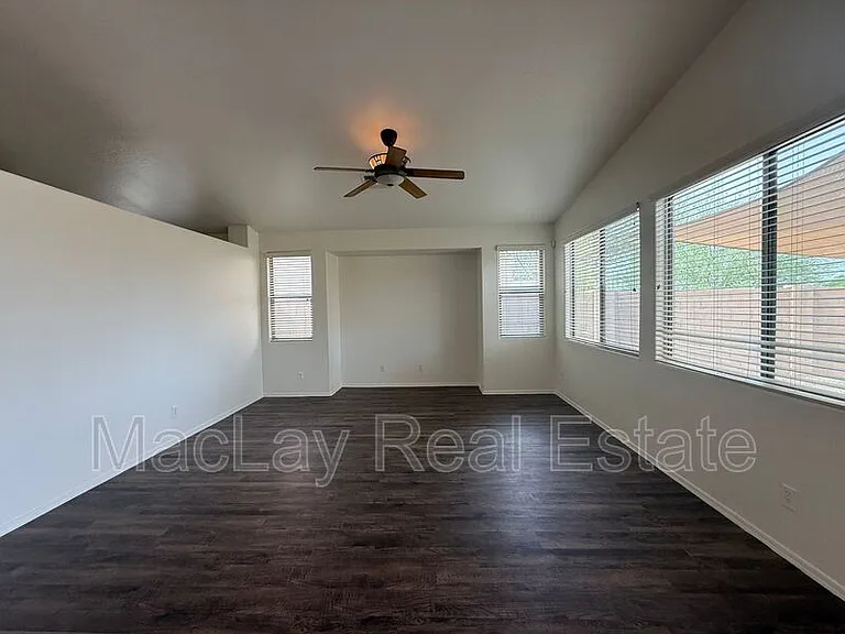 8311 S 23rd Pl — Photo 11