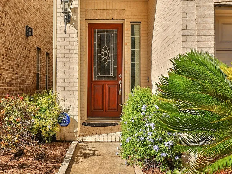 10126 Holly Chase Dr — Photo 4
