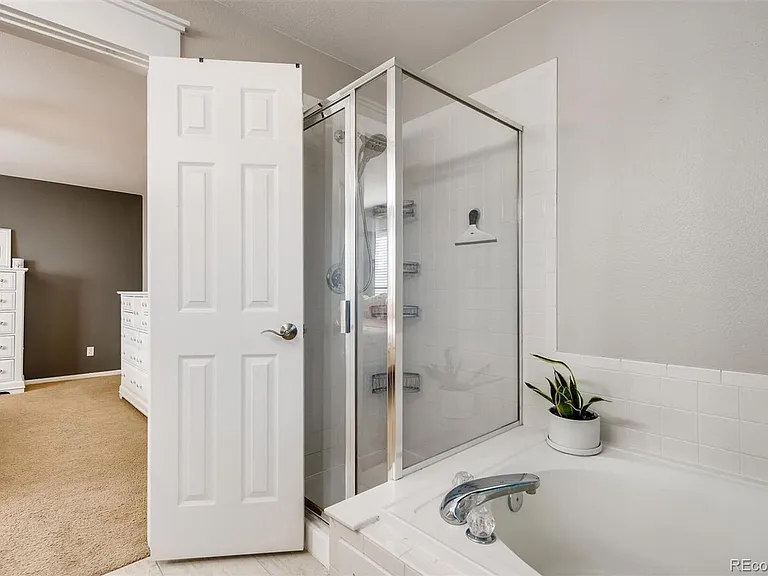 1118 Riddlewood Ln — Photo 24