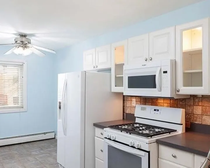 2 Lake Ave #7B — Photo 2