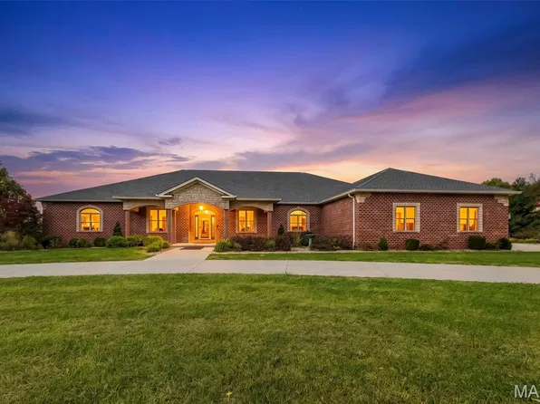 5090 Autumnwood Ln, Hannibal, MO 63401