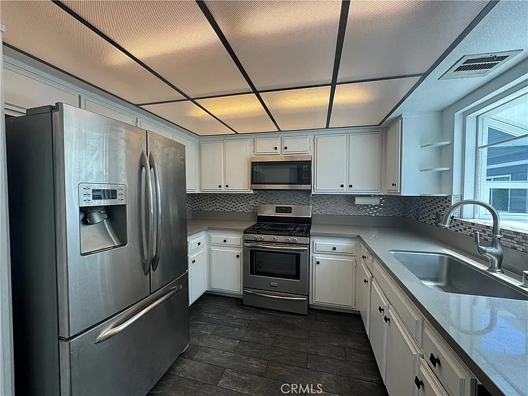 76 N Sierra Bonita Ave #4 — Photo 8