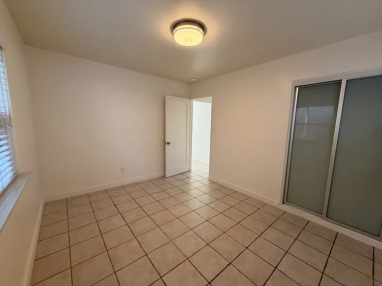 4355 1/2 Kansas St — Photo 14