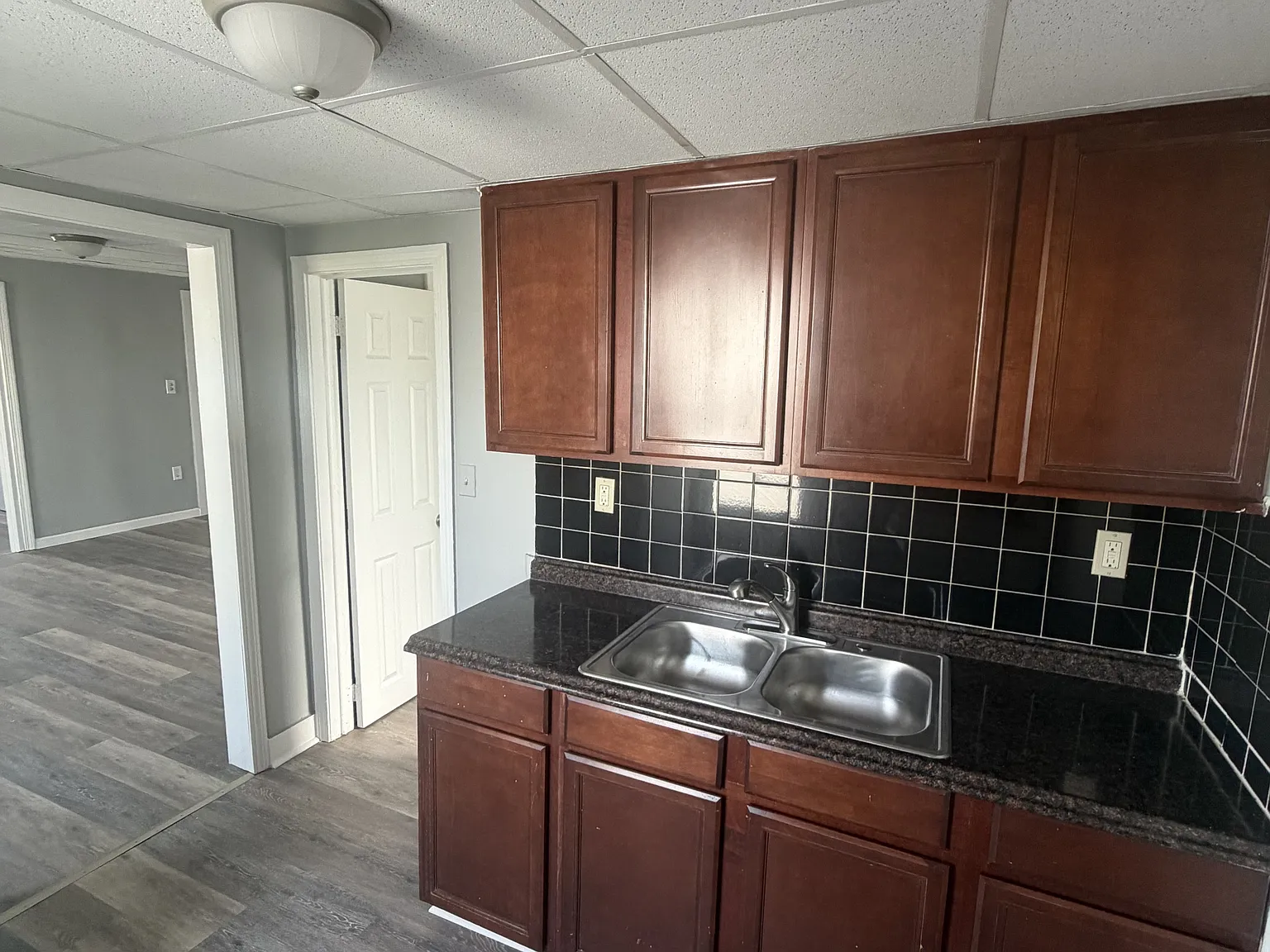 1017 Pine Street - 2W — Photo 2
