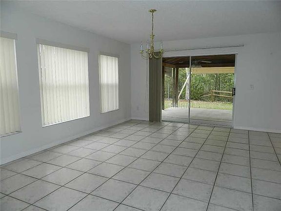 4th image of 2221 Laurel Pine Ln