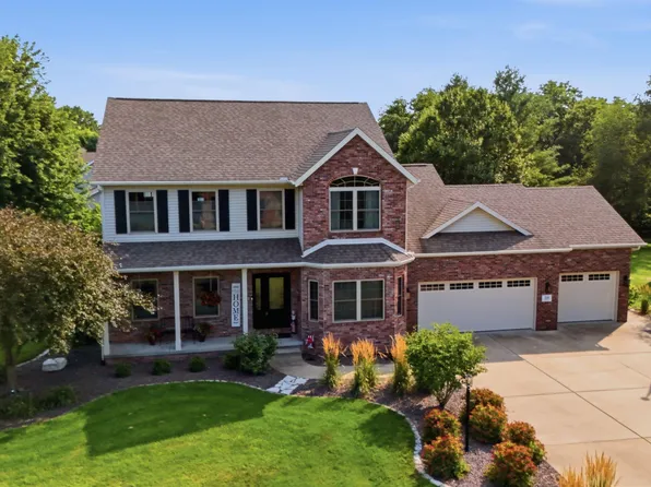 510 Hampton Ct, Metamora, IL 61548