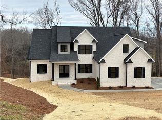 304 Pipers Rdg W, Winston Salem, NC 27127