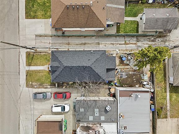 4th image of 1023 Hall Ave