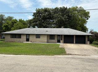 305 N 2nd St, Saint Joseph, IL 61873