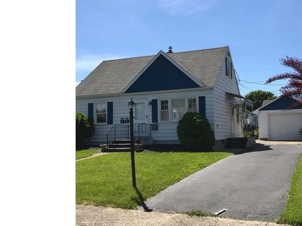 542 Henry St, Hellertown, PA 18055