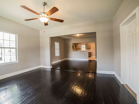 3rd image of 2523 W Salinas St