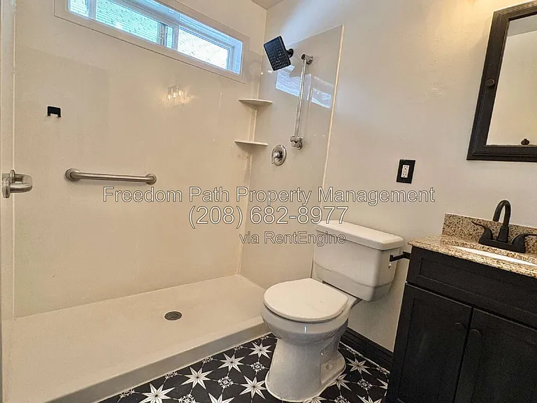 912 N C St — Photo 8