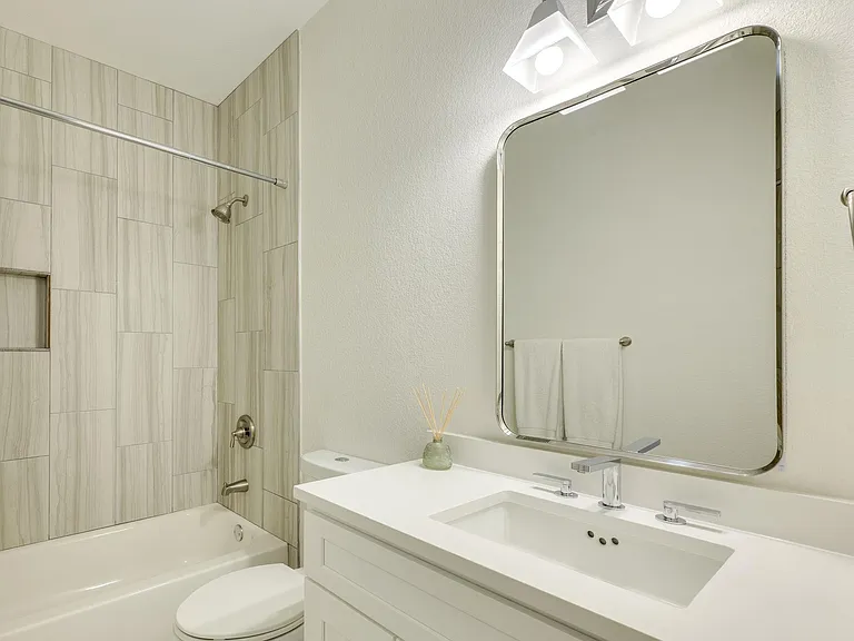 210 S Meadowlark St — Photo 30