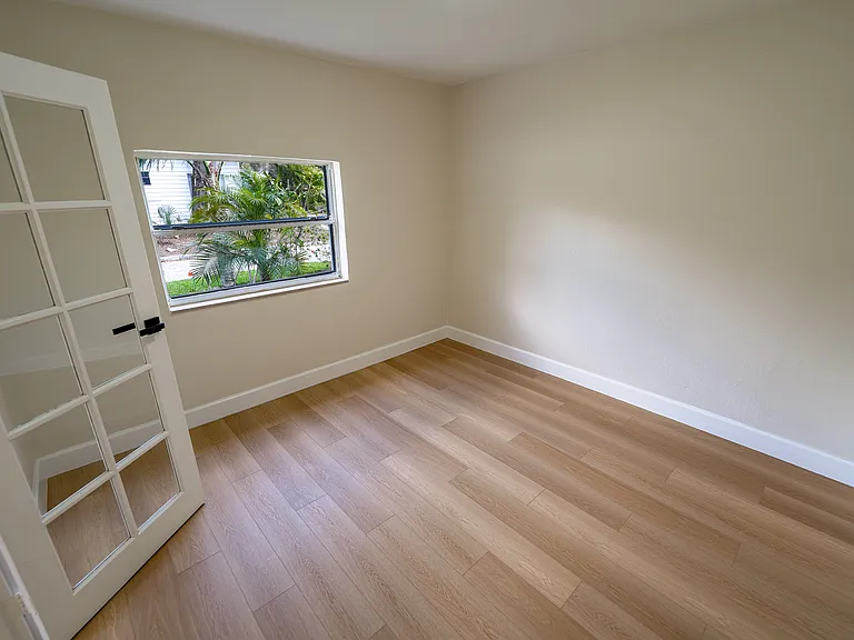4024 N Seminole Ave — Photo 6