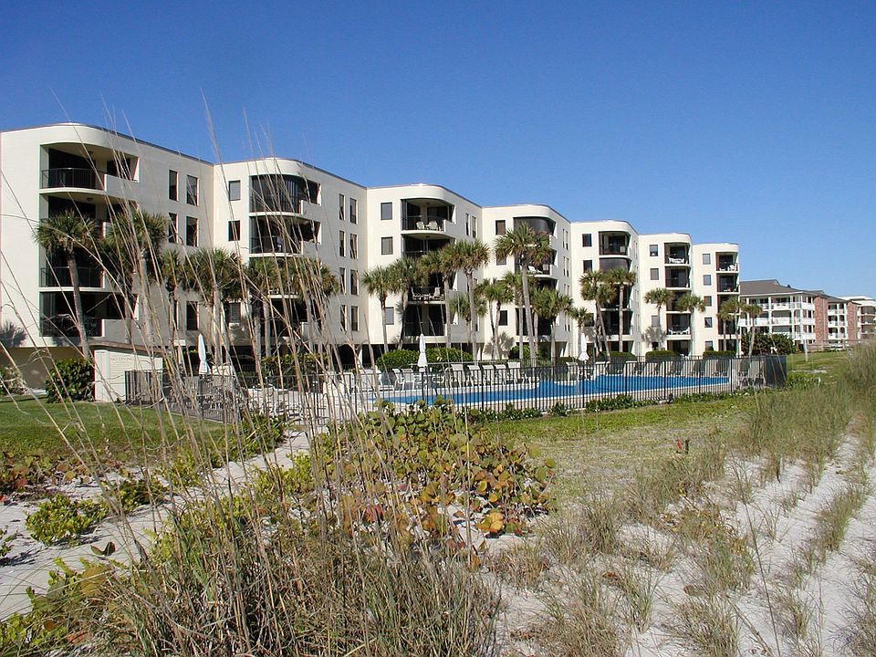 Ocean side elevation