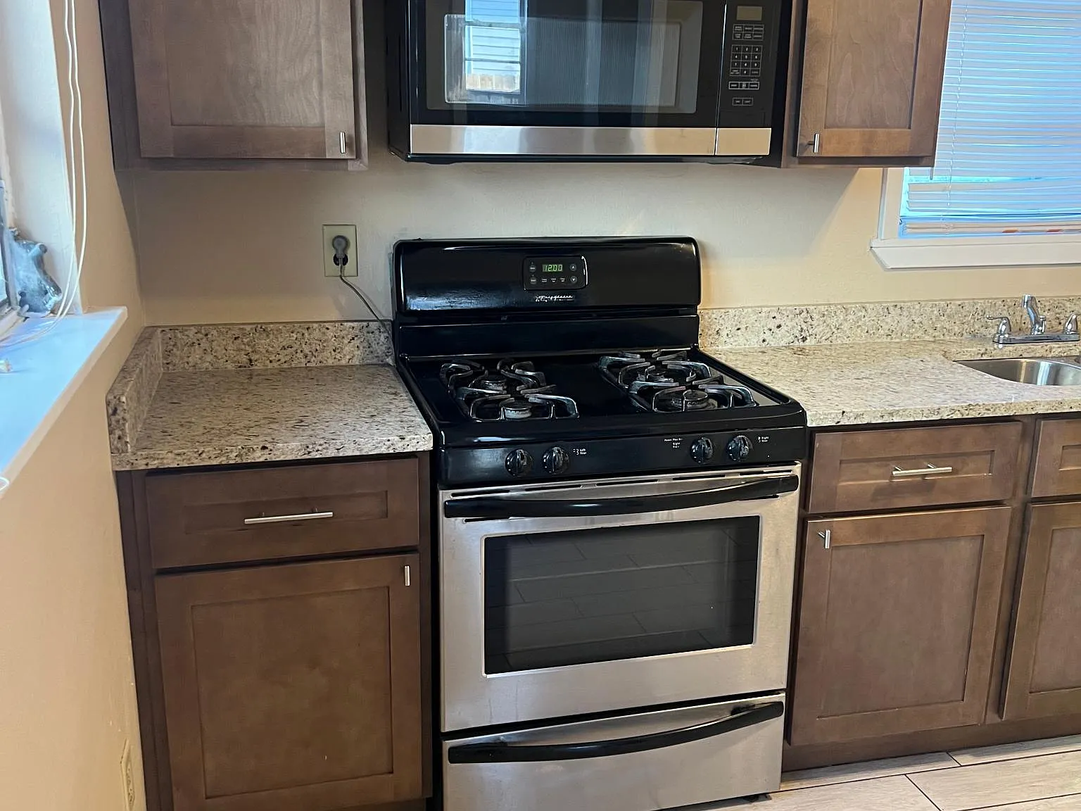 3 bed, 1500 sqft, $1,695 — Photo 3