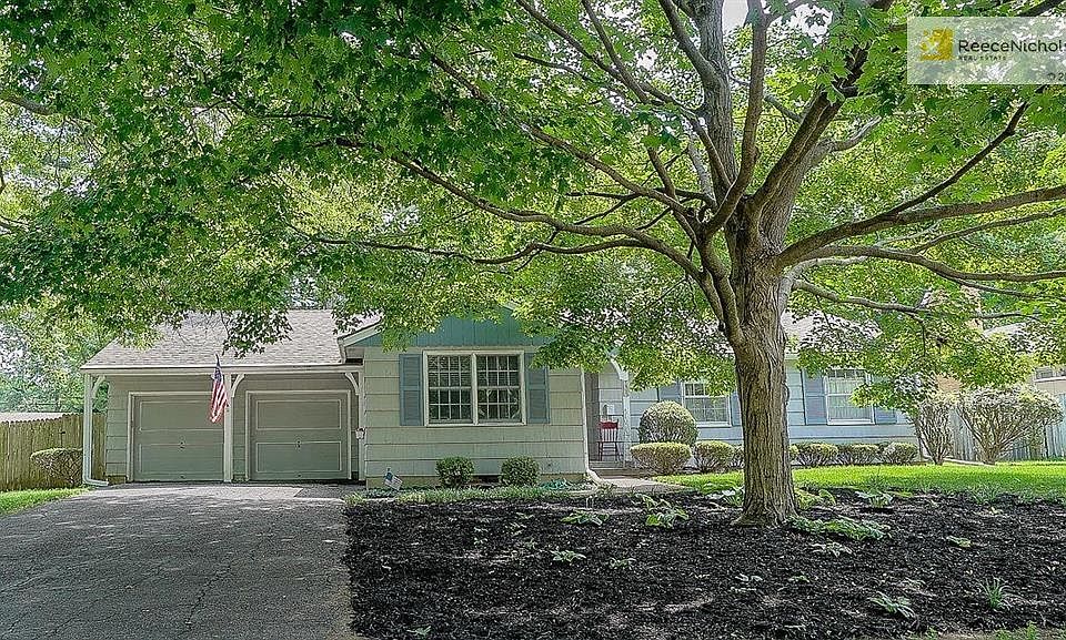 1st image of 7905 Rosewood Dr
