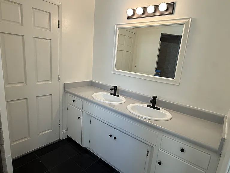 4343 Elma Ln — Photo 13