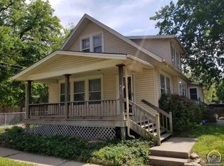 915 SW 1st St, Topeka, KS 66606