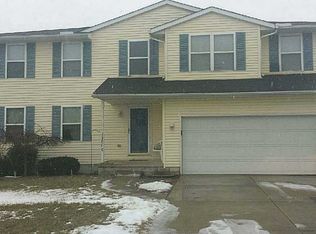 7060 Twin Lakes Rd, Perrysburg, OH 43551