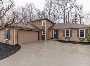 8502 Bradfords Gate, Olmsted Falls, OH 44138