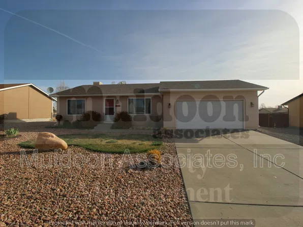 220 S Caddoa Dr, Pueblo West, CO 81007