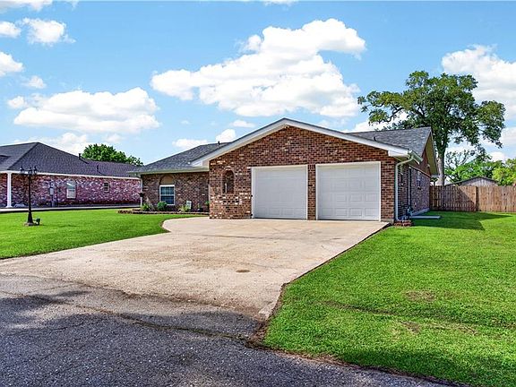 3rd image of 10149 N Kelly Ln