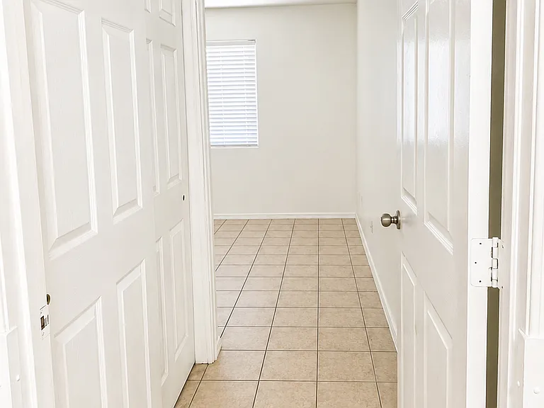 209 E Moneta Ave #B — Photo 9