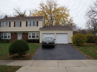 821 Checker Dr, Buffalo Grove, IL 60089