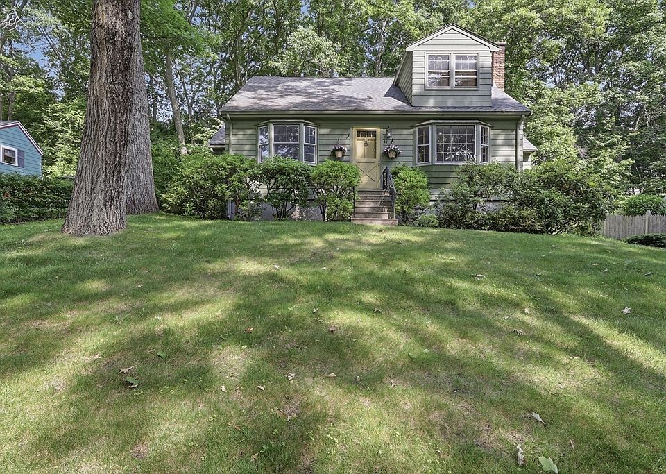 1st image of 24 Hunting Ave
