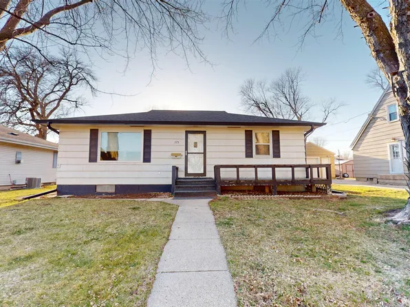 775 N 1st St, Cherokee, IA 51012