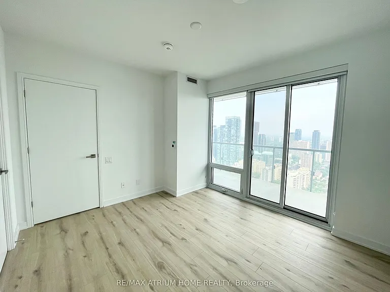 3 Gloucester St #4303 — Photo 15