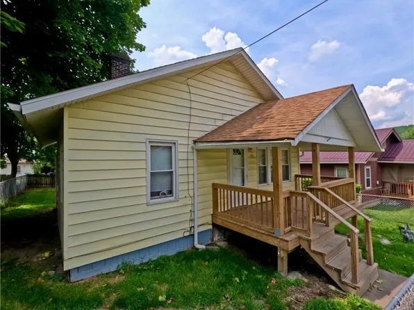 172 Lincoln Dr, Indianola, PA 15051