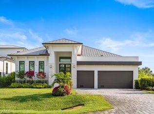 1045 Morningside Dr, Naples, FL 34103