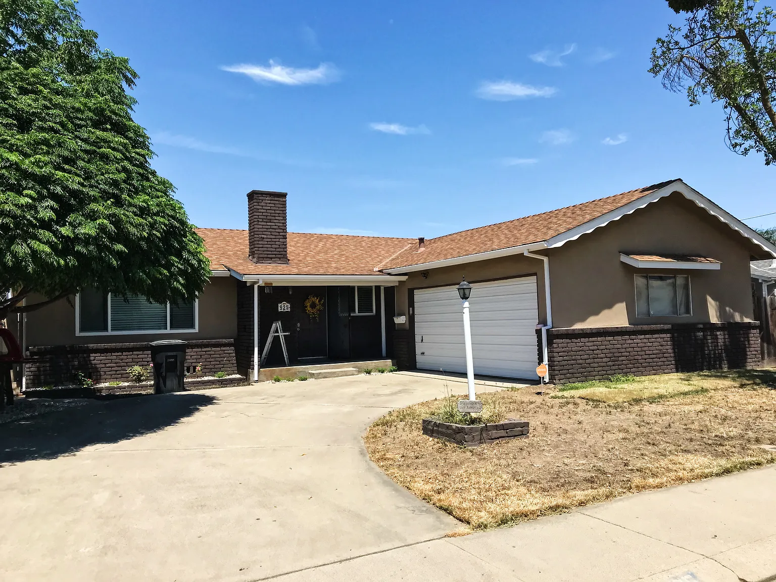 925 Huntington Dr photo 1