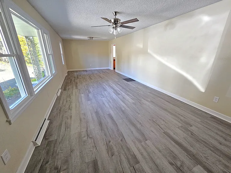 609 Memorial Drive Ext — Photo 7