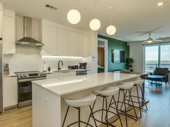 1701 Simond Ave #618