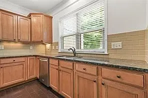 2550 Sibley Dr — Photo 8